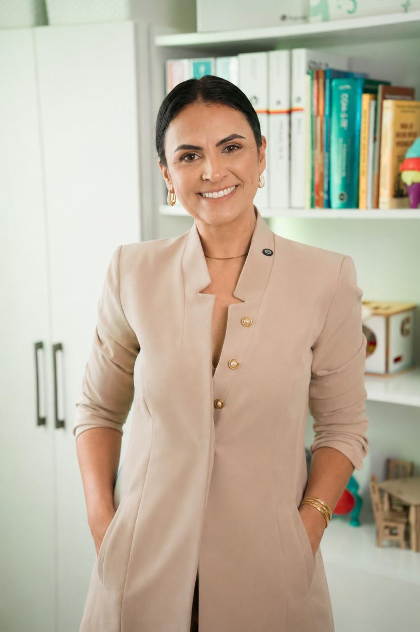 Josiane Vargas em seu consultório
